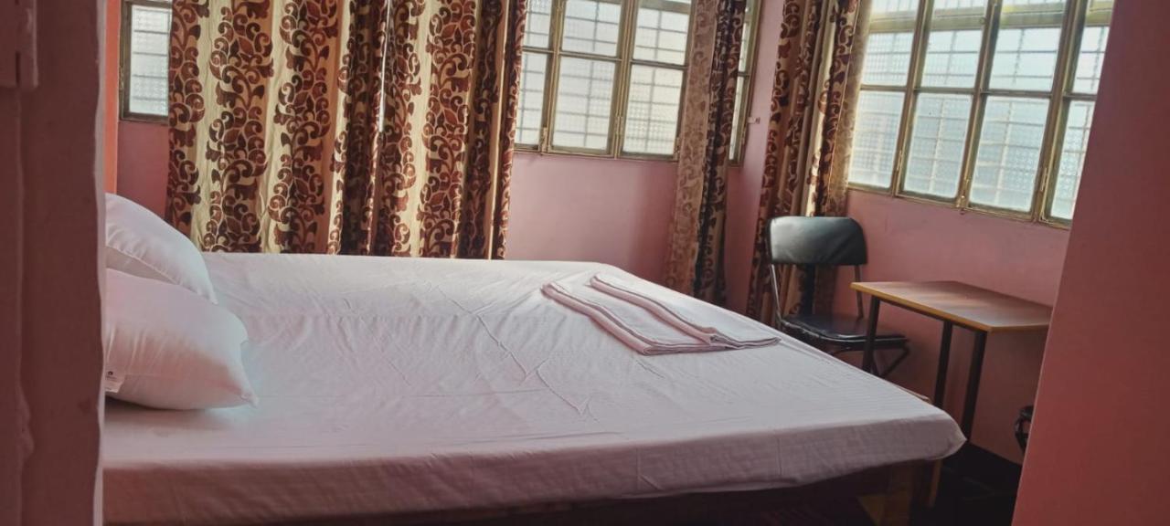 Om Rest House Ξενοδοχείο Βαρανάσι Εξωτερικό φωτογραφία