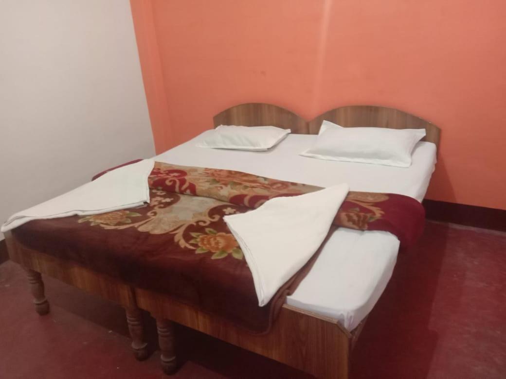 Om Rest House Ξενοδοχείο Βαρανάσι Εξωτερικό φωτογραφία